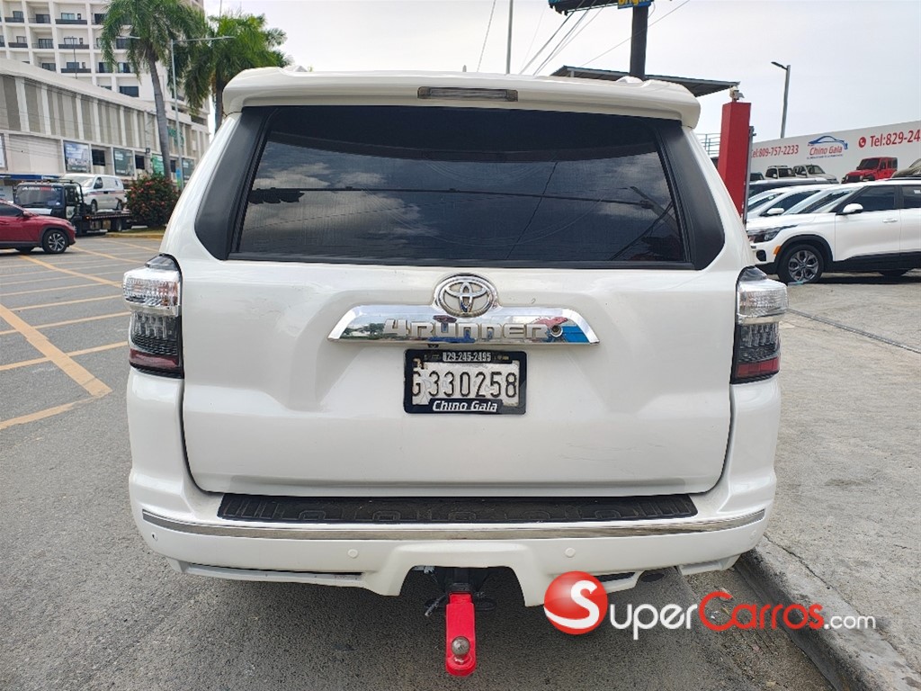 2011 Toyota 4 Runner SR5 — foto 5 / 9