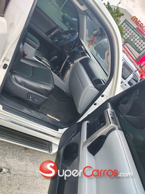 2011 Toyota 4 Runner SR5 — foto 7 / 9