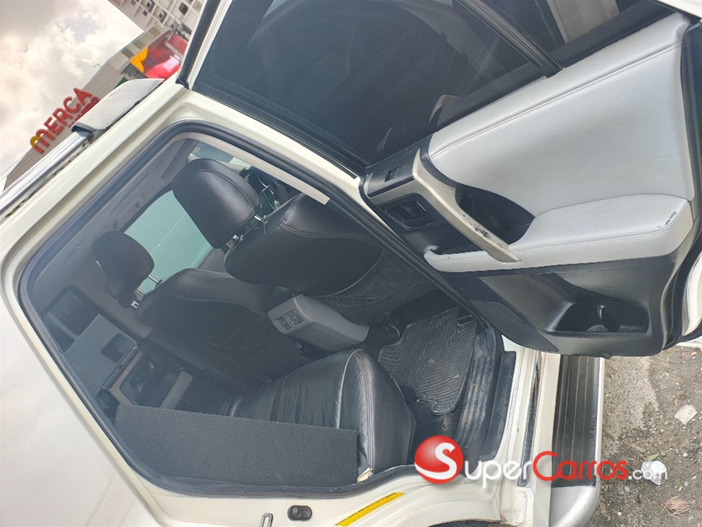 2011 Toyota 4 Runner SR5 — foto 8 / 9