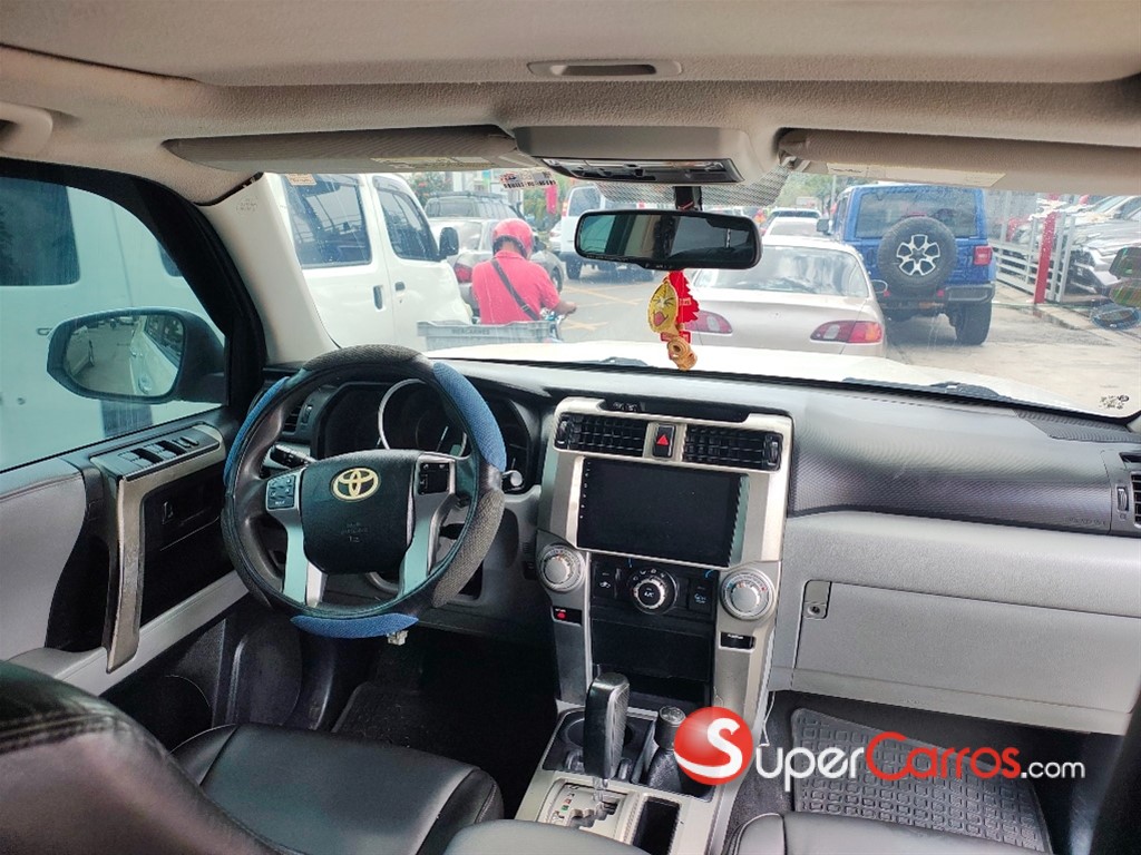 2011 Toyota 4 Runner SR5 — foto 9 / 9
