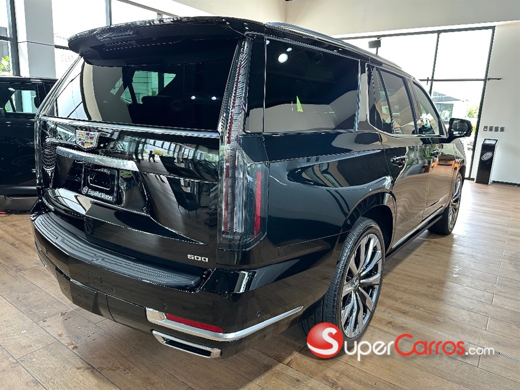 2026 Cadillac Escalade Luxury Short — foto 2 / 12
