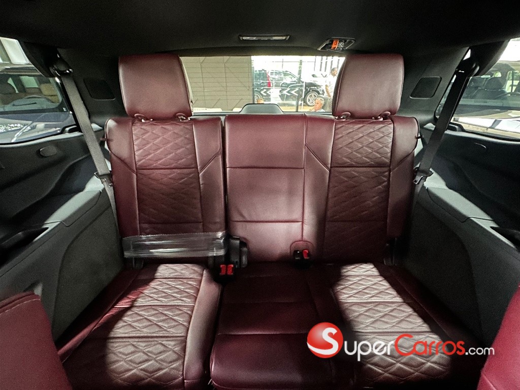 2026 Cadillac Escalade Luxury Short — foto 9 / 12