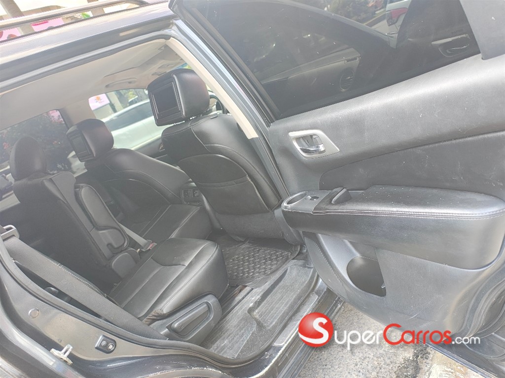 2014 Nissan Pathfinder SE — foto 8 / 10