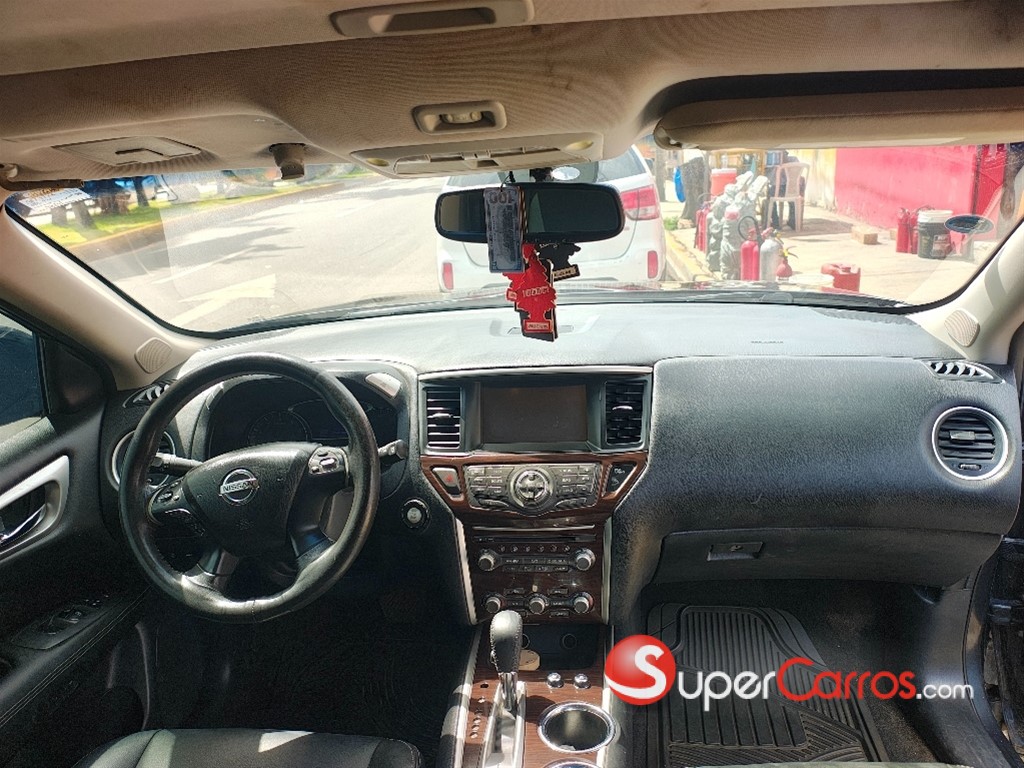 2014 Nissan Pathfinder SE — foto 9 / 10