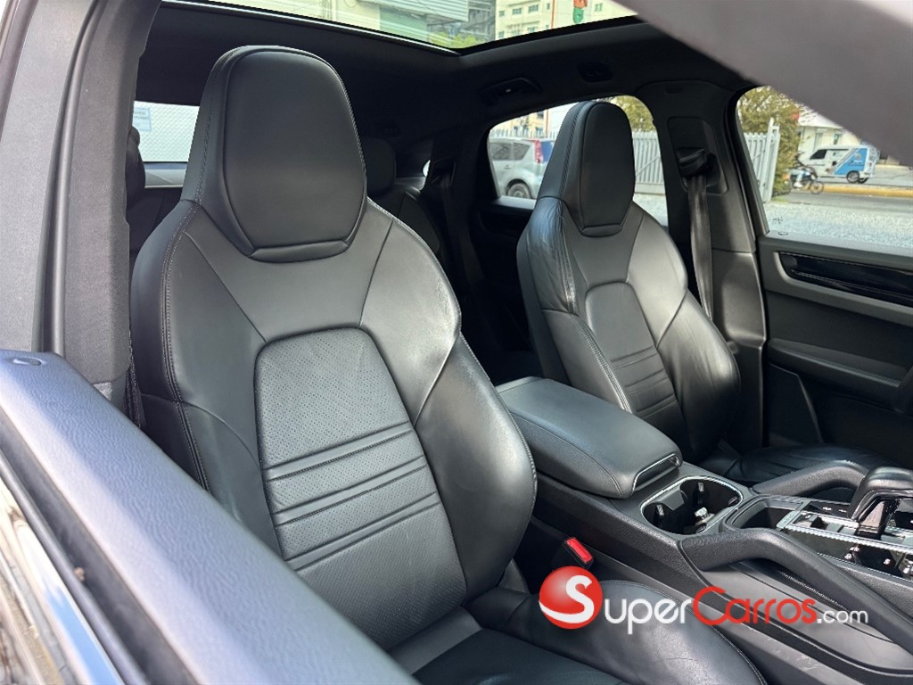 2020 Porsche Cayenne Coupe S — foto 6 / 12