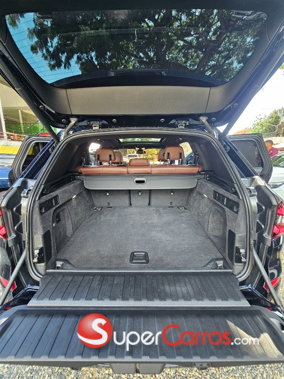 2020 BMW X 5 40i — foto 8 / 10