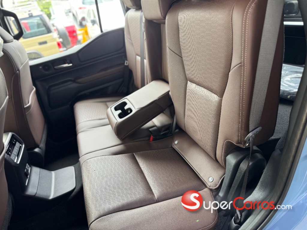 2027 Toyota Land Cruiser Prado Adventure — foto 4 / 10