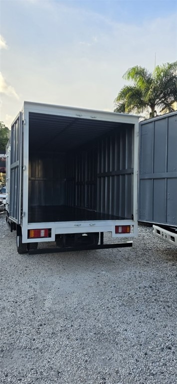 2022 Isuzu ELF — foto 2 / 12