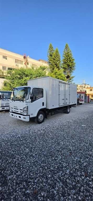 2022 Isuzu ELF — foto 8 / 12