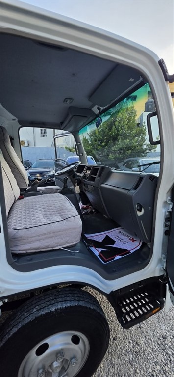 2022 Isuzu ELF — foto 10 / 12