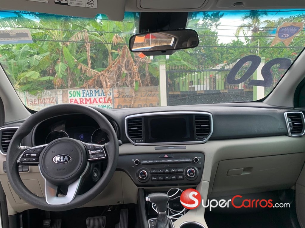 2020 Kia Sportage LX — foto 8 / 10