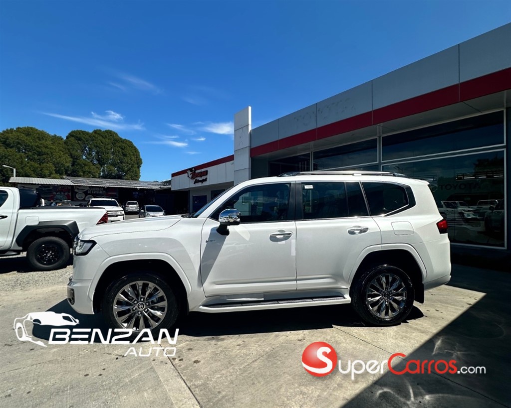 2027 Toyota Land Cruiser 300 ZX Hybrid — foto 2 / 8