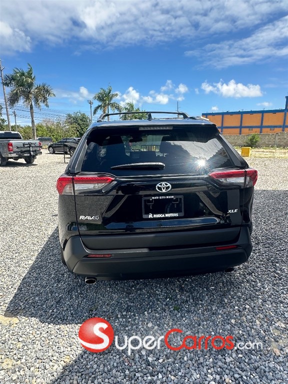 2020 Toyota RAV4 XLE — foto 3 / 10