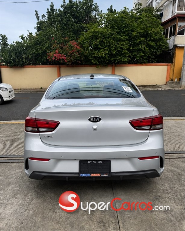 2021 Kia Rio LX — foto 6 / 10