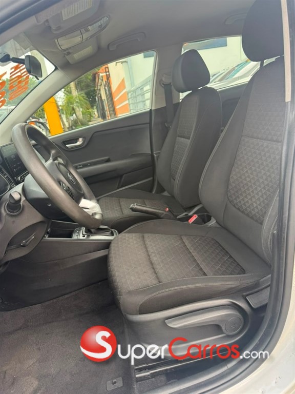 2021 Kia Rio LX — foto 10 / 10