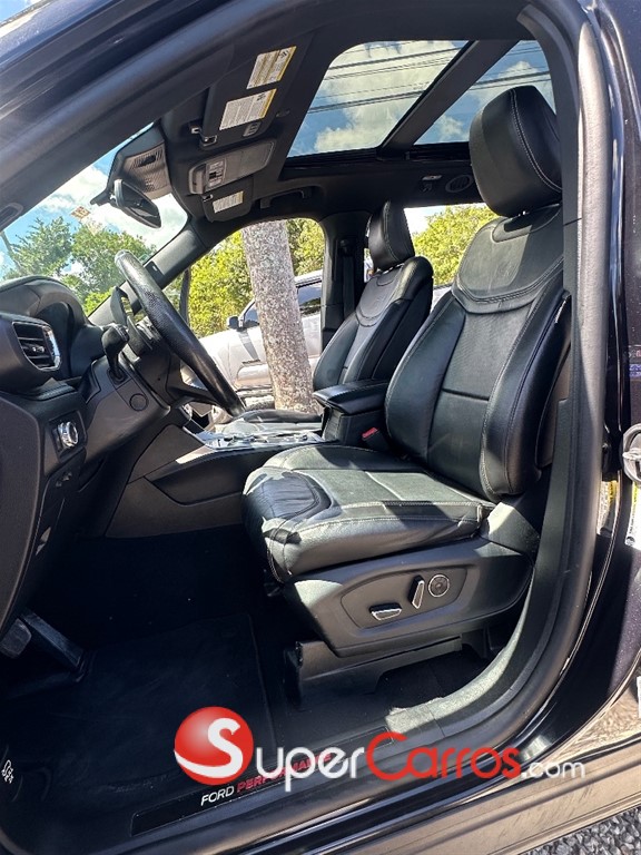 2020 Ford Explorer ST — foto 7 / 10