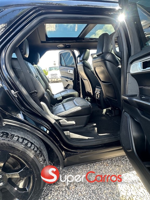 2020 Ford Explorer ST — foto 9 / 10