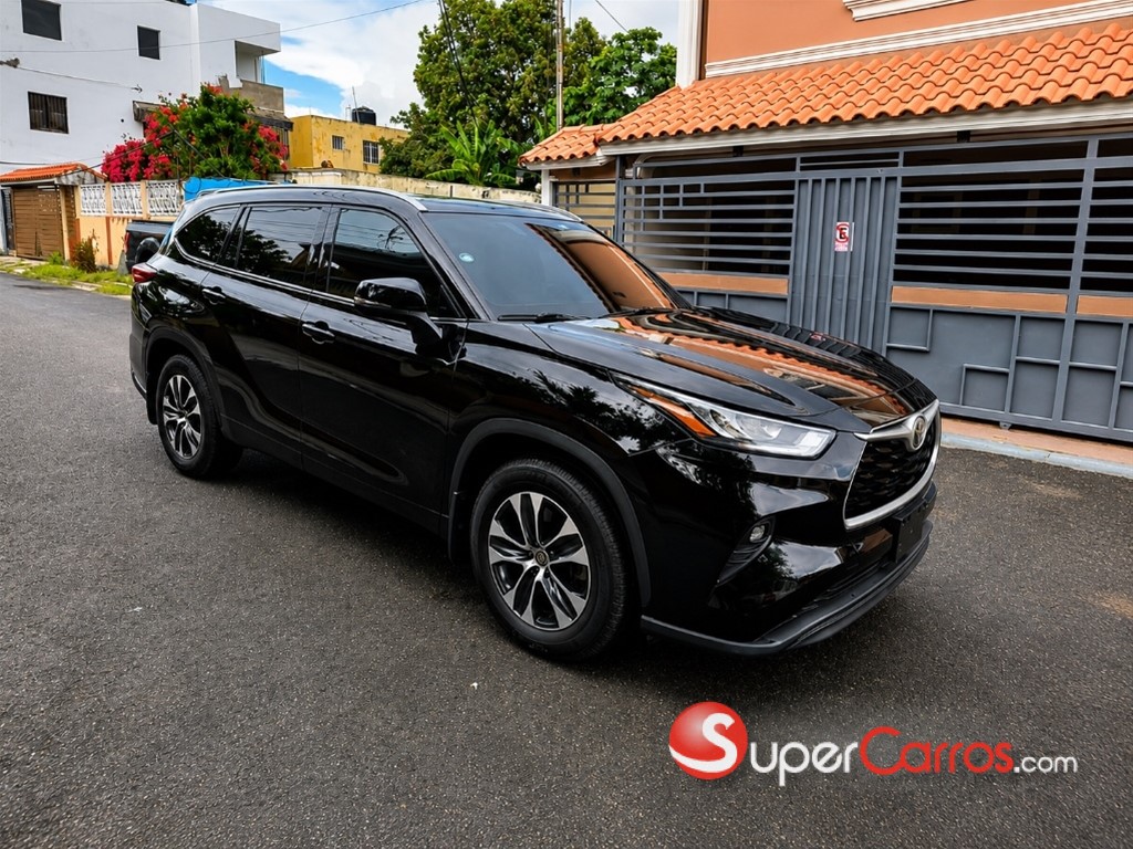 2020 Toyota Highlander XLE — foto 1 / 8