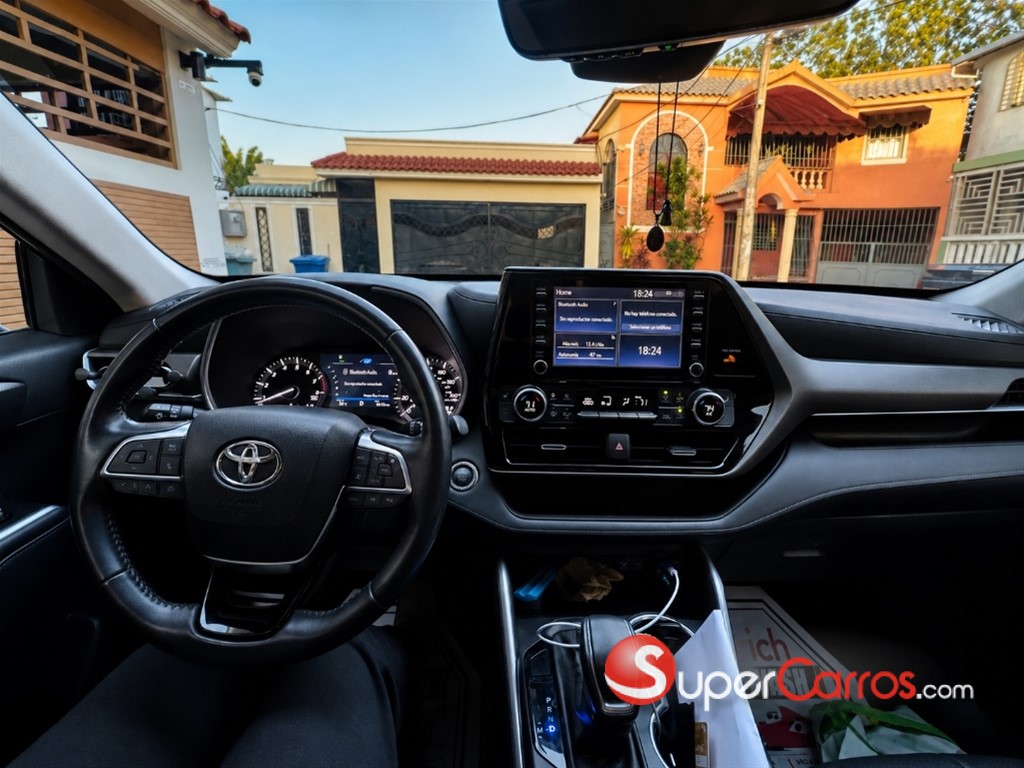 2020 Toyota Highlander XLE — foto 5 / 8