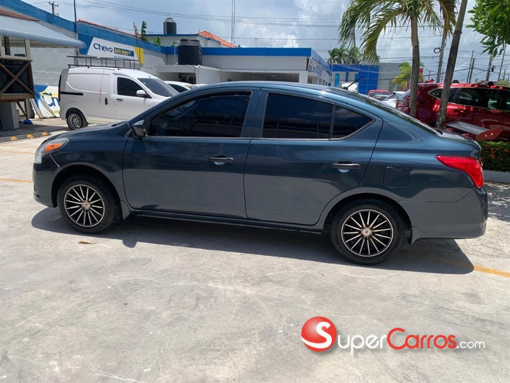 2016 Nissan Versa — foto 4 / 6