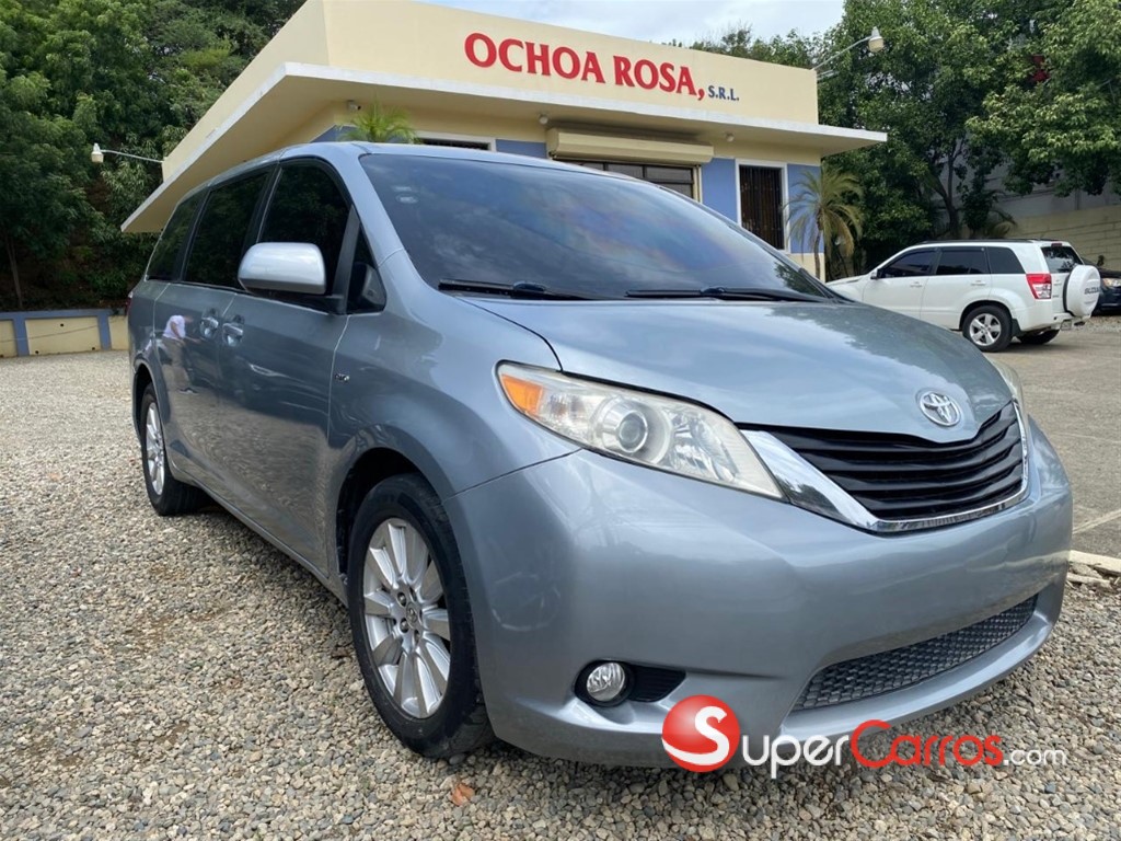 2018 Toyota Sienna LE