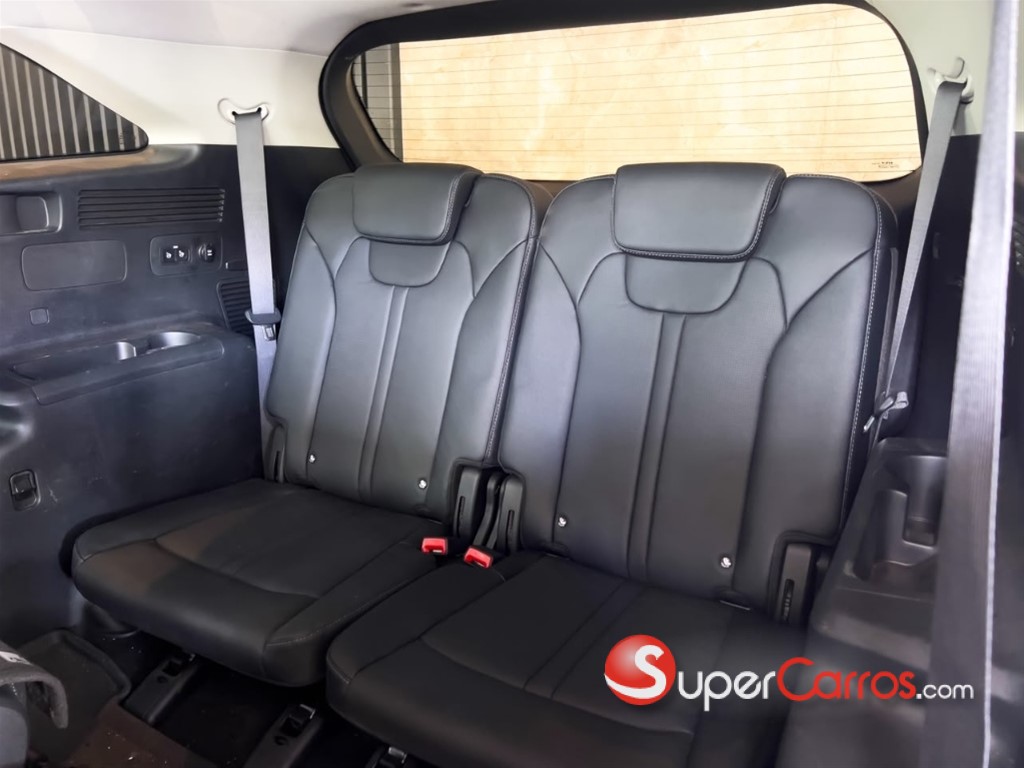 2025 Kia Sorento — foto 8 / 12