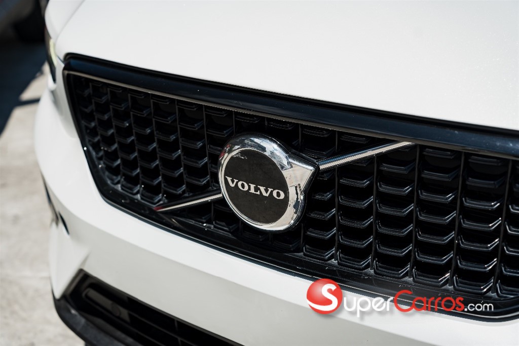 2023 Volvo XC40 Ultimate Dark B5 — foto 2 / 12