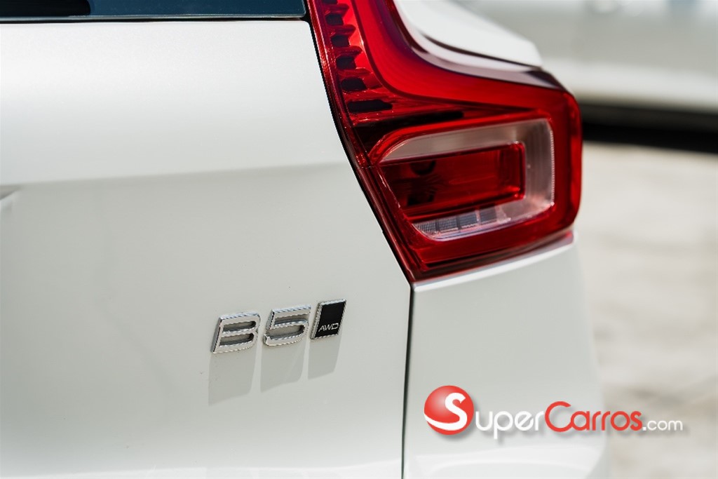 2023 Volvo XC40 Ultimate Dark B5 — foto 6 / 12