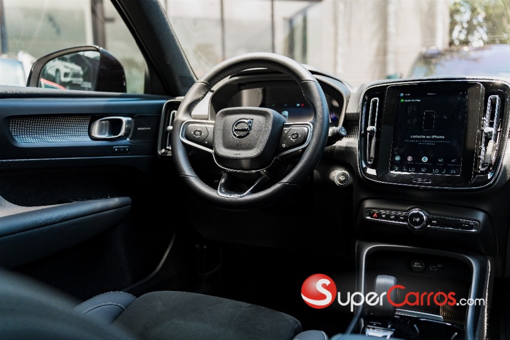 2023 Volvo XC40 Ultimate Dark B5 — foto 10 / 12