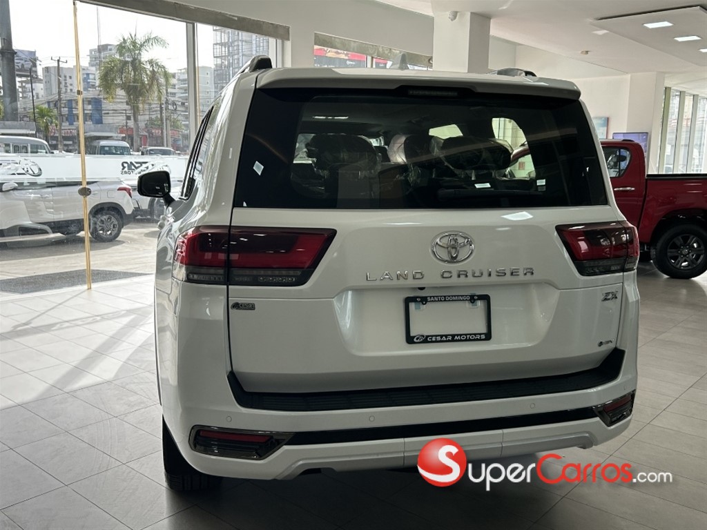2027 Toyota Land Cruiser 300 ZX Hybrid — foto 4 / 11