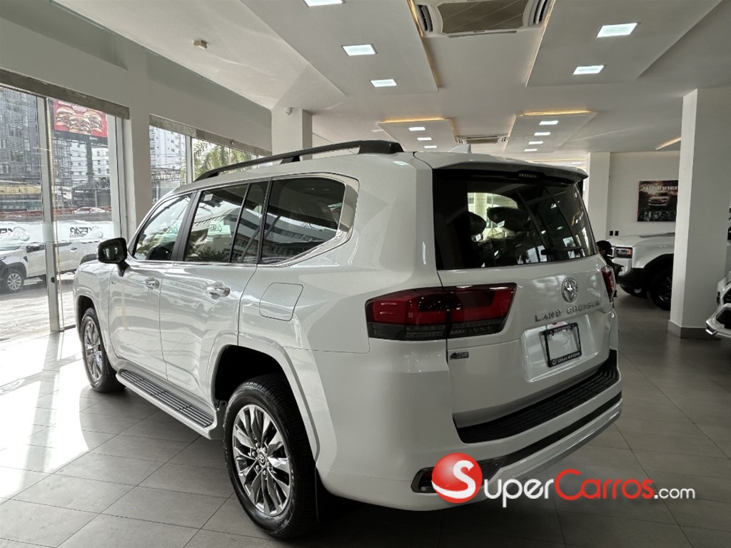 2027 Toyota Land Cruiser 300 ZX Hybrid — foto 5 / 11