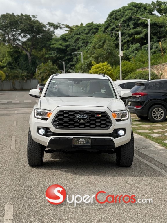 2019 Toyota Tacoma — foto 2 / 10