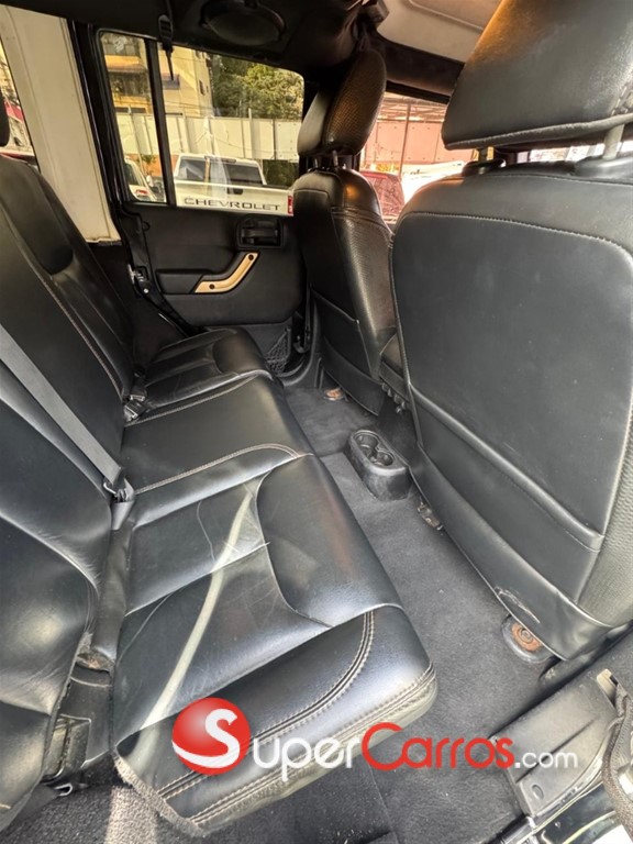 2014 Jeep Wrangler Sahara Unlimited — foto 5 / 11