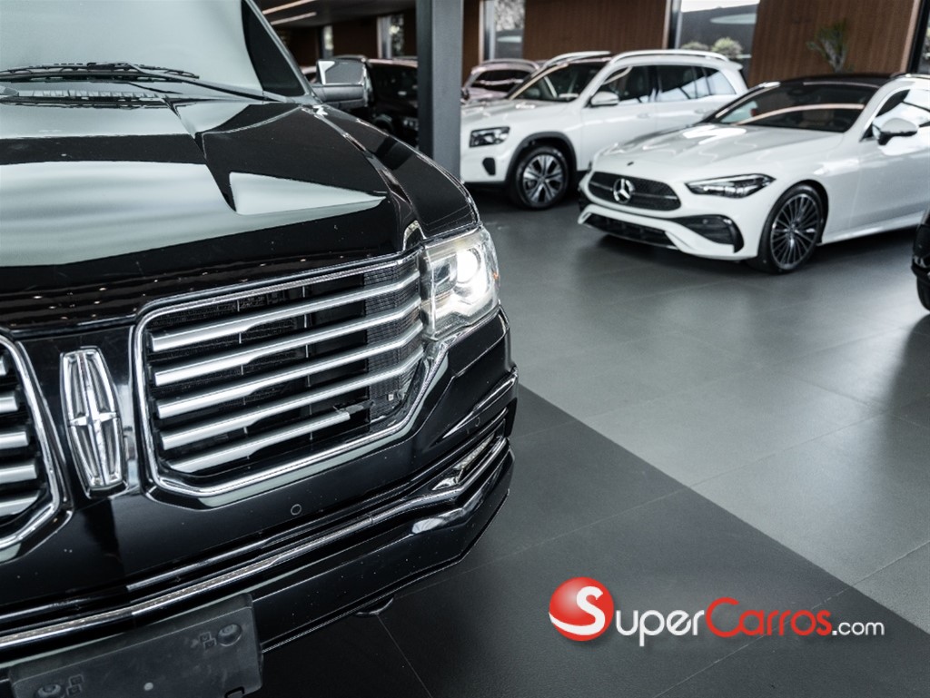 2016 Lincoln Navigator — foto 8 / 11