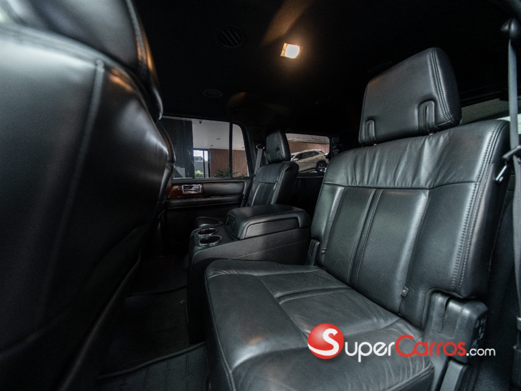 2016 Lincoln Navigator — foto 10 / 11