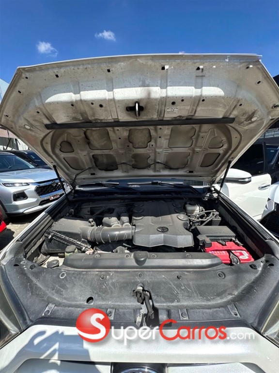 2017 Toyota 4 Runner Limited — foto 8 / 11