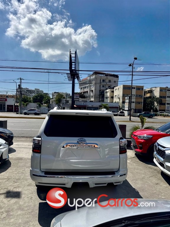 2017 Toyota 4 Runner Limited — foto 9 / 11