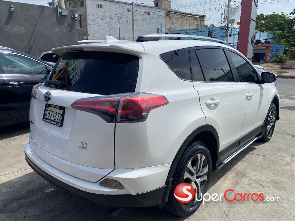 2017 Toyota RAV4 LE — foto 4 / 11