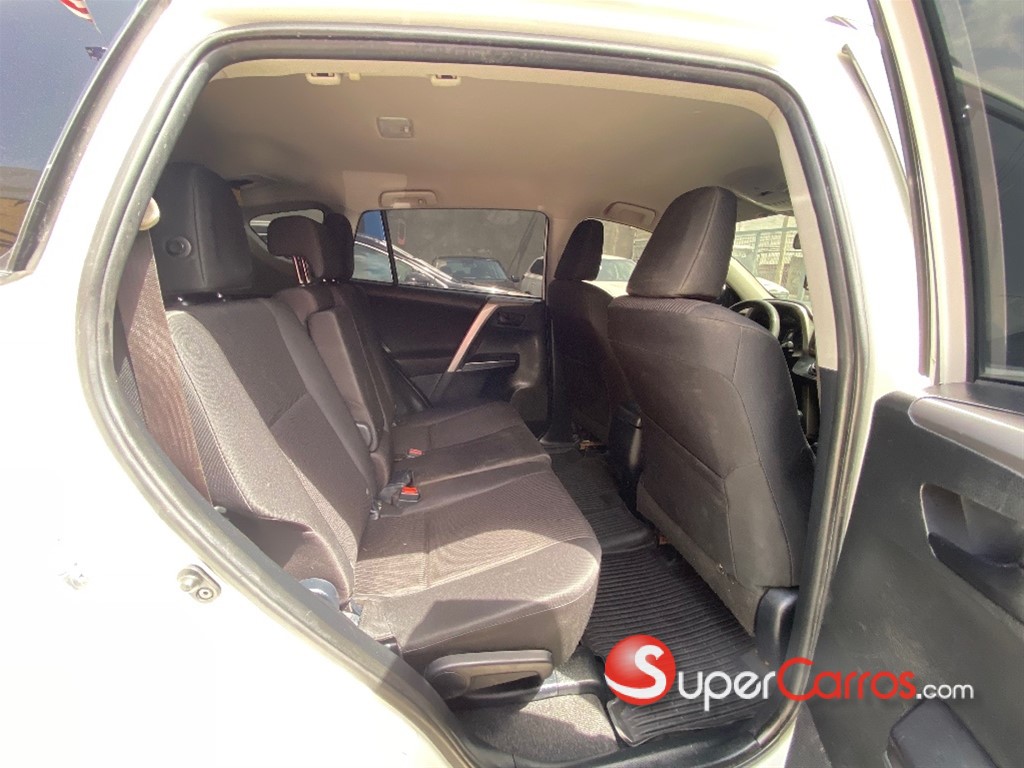 2017 Toyota RAV4 LE — foto 10 / 11