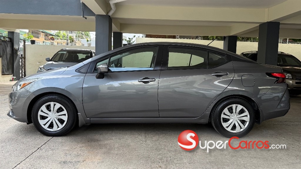 2021 Nissan Versa S Plus — foto 5 / 12