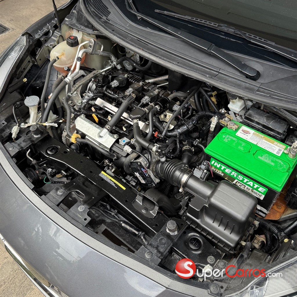 2021 Nissan Versa S Plus — foto 9 / 12