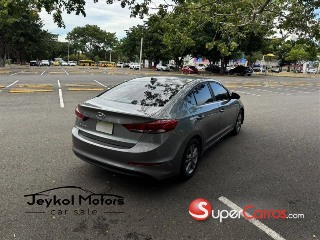2017 Hyundai Elantra — foto 6 / 11