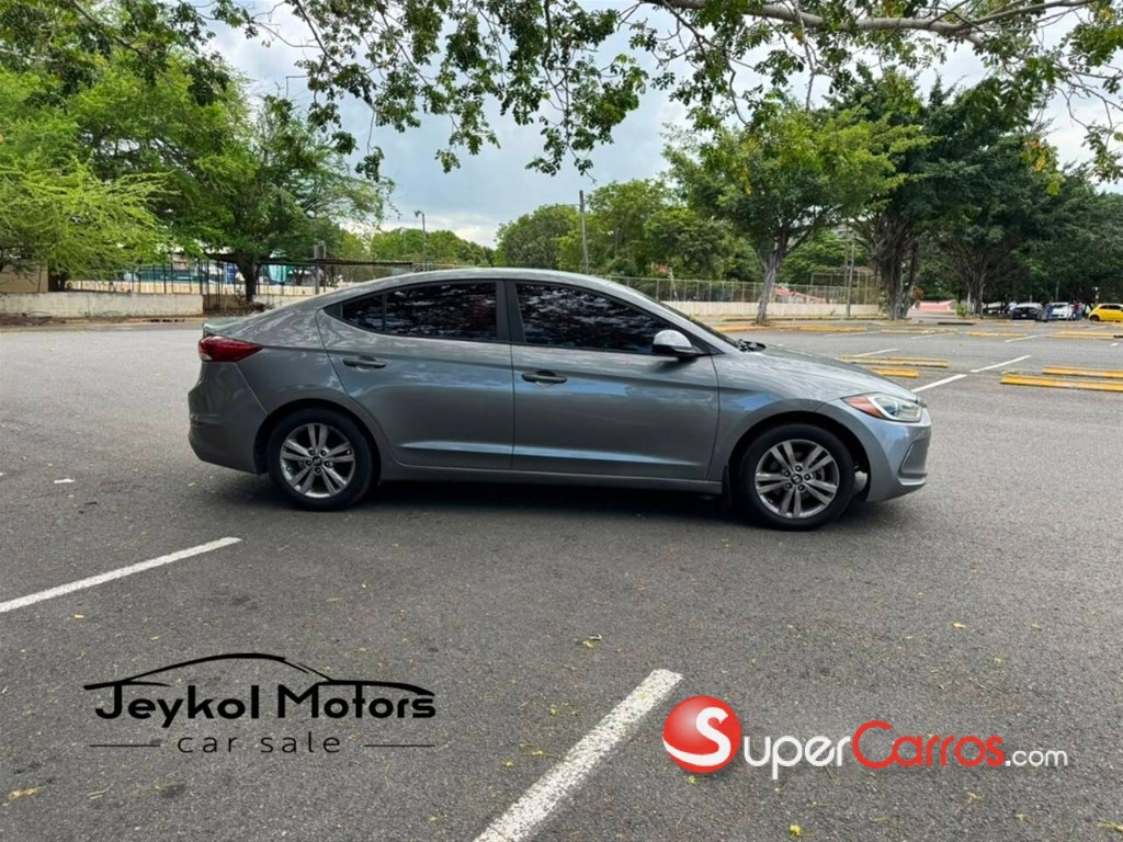 2017 Hyundai Elantra — foto 8 / 11