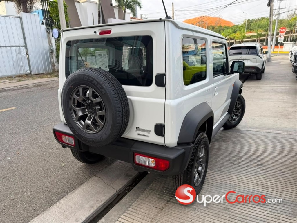 2027 Suzuki Jimny GLX — foto 5 / 12