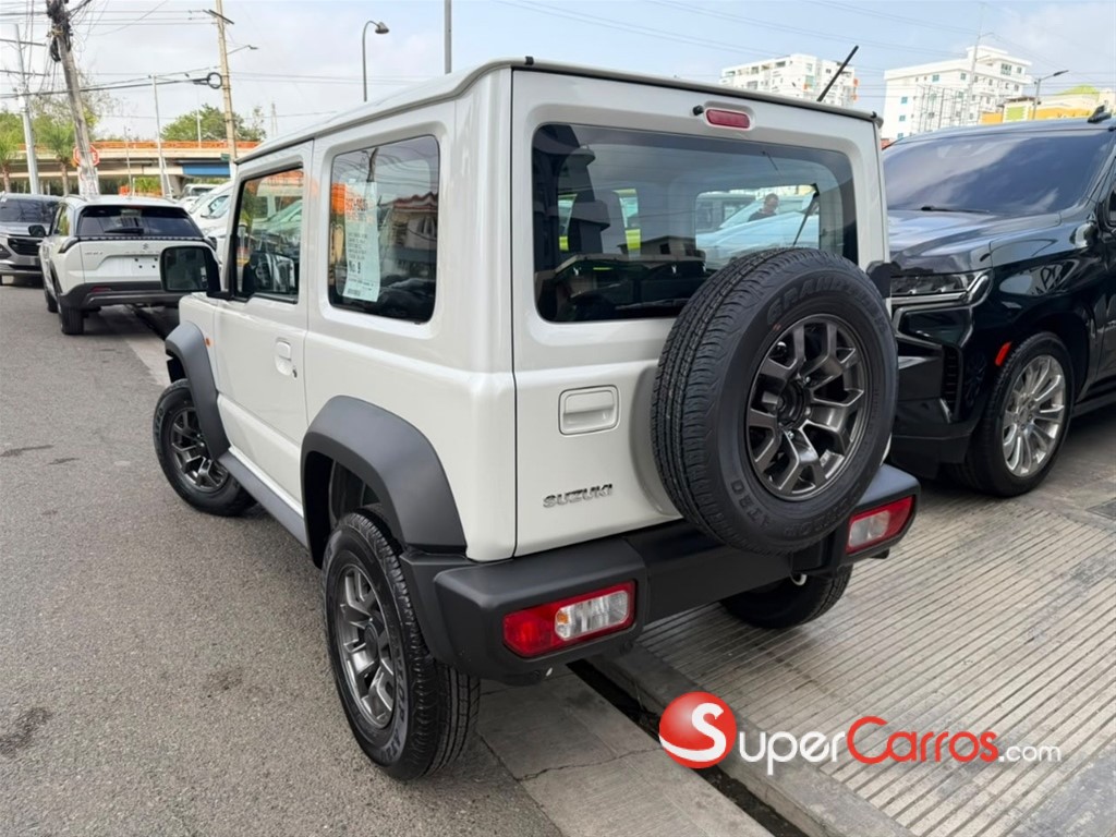 2027 Suzuki Jimny GLX — foto 7 / 12