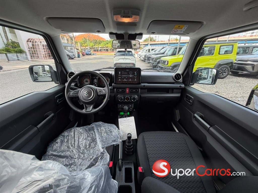 2027 Suzuki Jimny GLX — foto 8 / 12