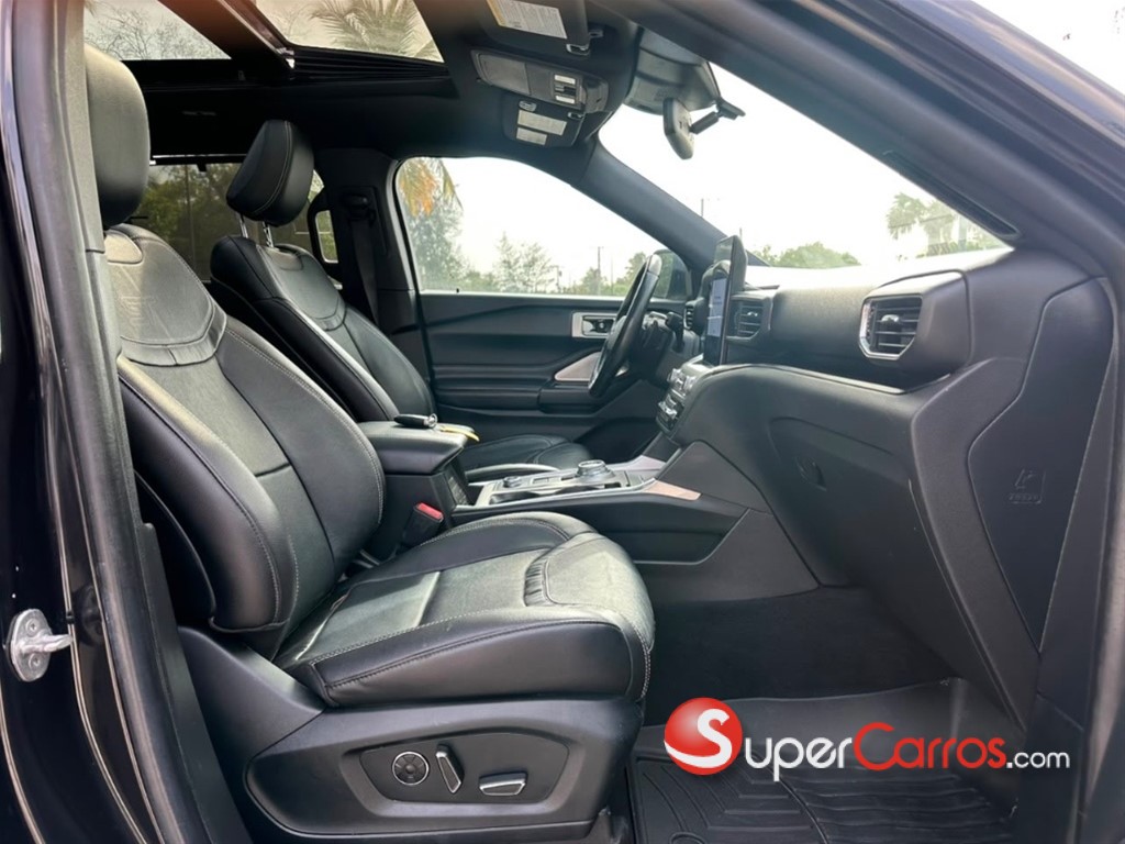 2020 Ford Explorer ST — foto 8 / 12