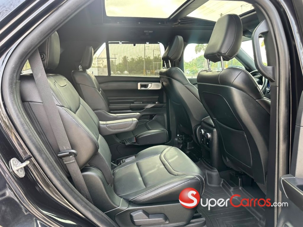 2020 Ford Explorer ST — foto 9 / 12