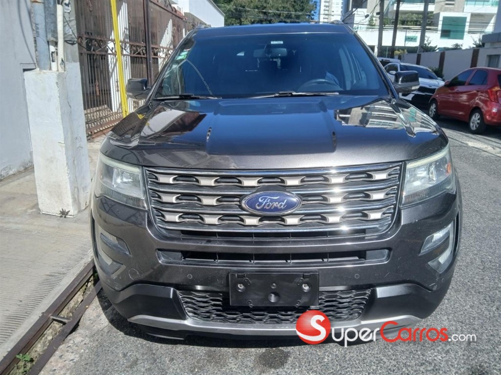 2017 Ford Explorer XLT — foto 12 / 12