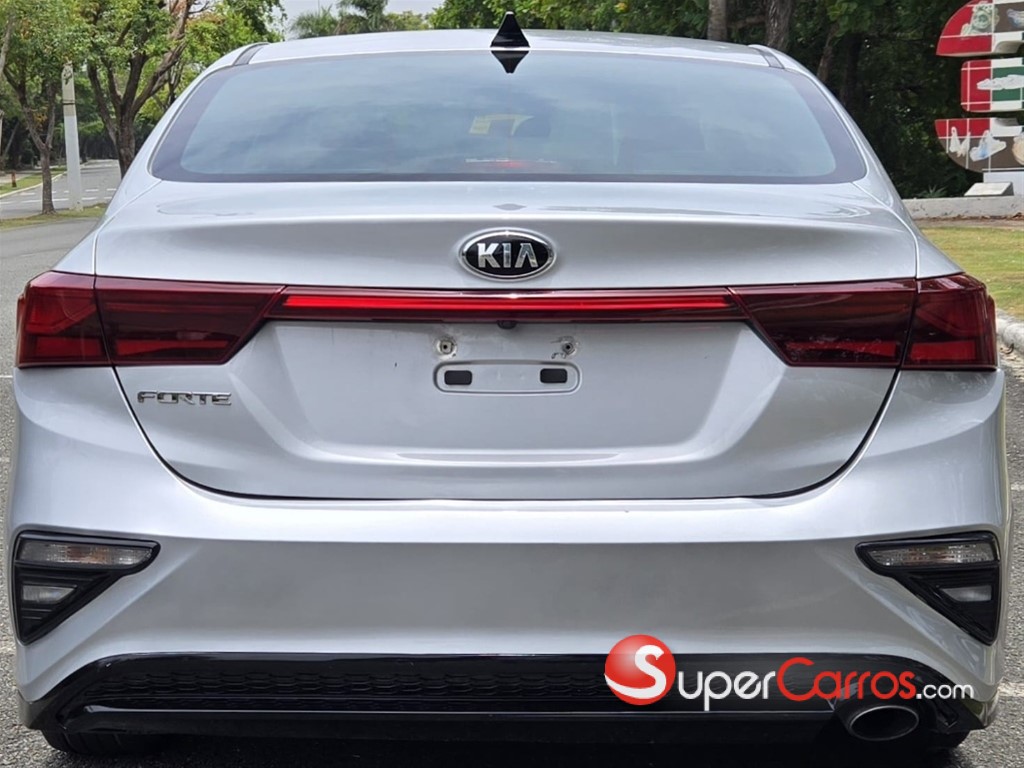 2021 Kia Forte LXS — foto 4 / 12